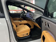 Li Auto i8 Standard Edition - ფოტო 4