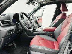 Toyota Crown Venza 2.5L HEV AWD Premier - ფოტო 2