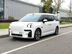 Zeekr 009 Six-Seat Executive AWD 108kWh - ფოტო 1