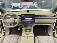 NIO ES8 Six-Seat Executive Signature Edition - ფოტო 11