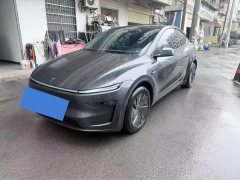 Tesla Model Y Long Range All-Wheel Drive Launch Edition - ფოტო 1