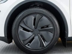 Tesla Model Y Rear-Wheel Drive - ფოტო 10