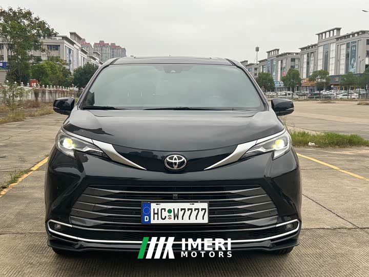 Toyota Sienna 2.5L Hybrid AWD Premium
