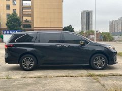 Toyota Sienna 2.5L Hybrid AWD Premium - ფოტო 13