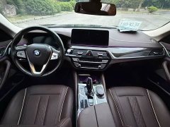 BMW 5 Series 525Li Luxury Package - ფოტო 8