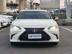 Lexus ES 200 Excellence Edition - ფოტო 2