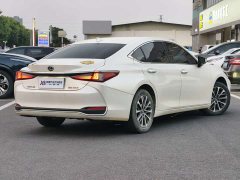 Lexus ES 200 Excellence Edition - ფოტო 5
