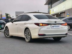 Lexus ES 200 Excellence Edition - ფოტო 6