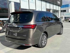 Buick GL8 Land Business Class Comfort Edition - ფოტო 4