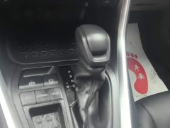Toyota RAV4 2.0L CVT FWD Urban Edition - ფოტო 16