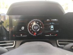 Hyundai Elantra 1.5L CVT Luxury - ფოტო 14