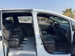 Honda Elysion 2.0L e:HEV Luxury Black Jazz Edition - ფოტო 18