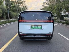 Li Auto MEGA Ultra Smart Refresh Edition - ფოტო 4