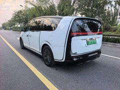 Li Auto MEGA Ultra Smart Refresh Edition - ფოტო 6