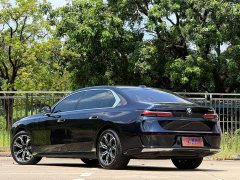 BMW 7 Series 735Li Luxury Package - ფოტო 4