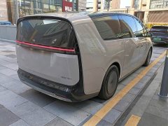 Li Auto MEGA Home - ფოტო 3