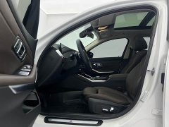 BMW 3 Series 320Li M Sport Package - ფოტო 17