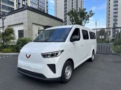 Wuling Yangguang 300km Comfort Passenger Van 60kW - ფოტო 1
