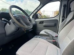 Wuling Yangguang 300km Comfort Passenger Van 60kW - ფოტო 5