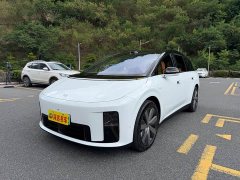Li Auto i8 Standard Edition - ფოტო 2