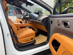 Li Auto i8 Standard Edition - ფოტო 7