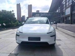 Tesla Model Y Rear-Wheel Drive - ფოტო 2