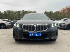 BMW 5 Series 530Li Luxury M Sport Package - ფოტო 2