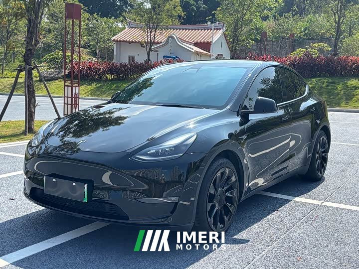 Tesla Model Y Standard Range RWD