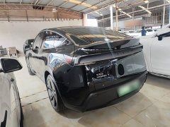 Tesla Model Y Rear-Wheel Drive - ფოტო 4