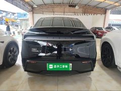 Tesla Model Y Rear-Wheel Drive - ფოტო 5