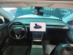 Tesla Model Y Rear-Wheel Drive - ფოტო 9