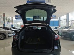 Tesla Model Y Standard Range RWD - ფოტო 18