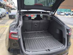 Tesla Model Y Rear-Wheel Drive - ფოტო 18