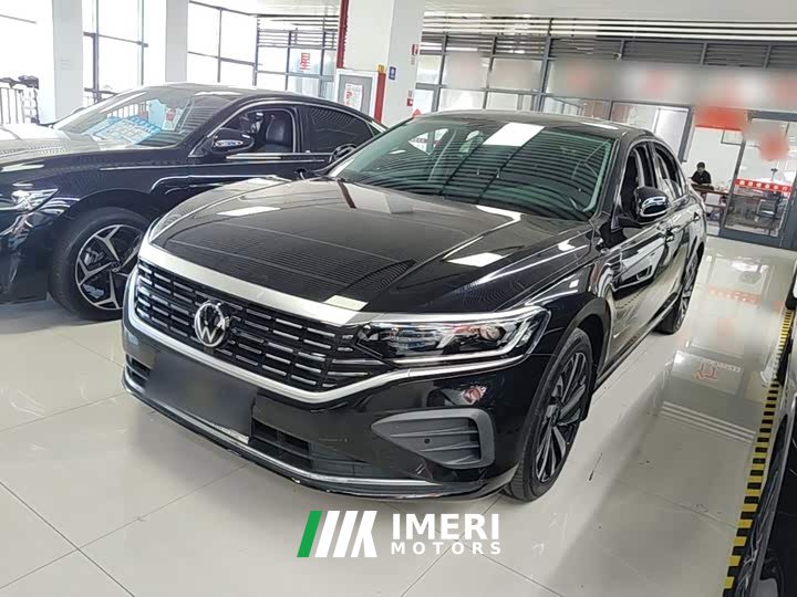 Volkswagen Passat Outstanding Edition 380TSI Dragon Ascendant Version