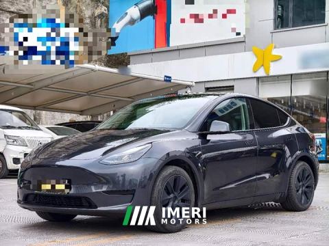 2024 Tesla Model Y Rear-Wheel Drive