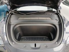 Tesla Model Y Rear-Wheel Drive - ფოტო 19