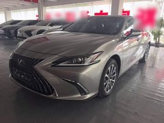 Lexus ES 200 Excellence Edition - фото 1