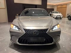Lexus ES 200 Excellence Edition - ფოტო 2