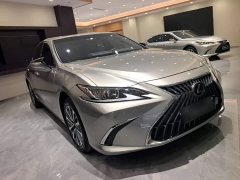 Lexus ES 200 Excellence Edition - ფოტო 3