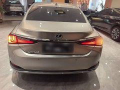 Lexus ES 200 Excellence Edition - ფოტო 5