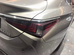 Lexus ES 200 Excellence Edition - ფოტო 7