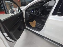 Cadillac XT4 28T FWD Luxury - ფოტო 15