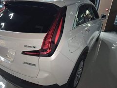 Cadillac XT4 28T FWD Luxury - ფოტო 7
