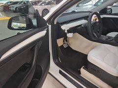 Tesla Model Y Performance All-Wheel Drive - ფოტო 15