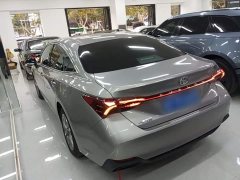 Toyota Camry 2.0L Base - ფოტო 4