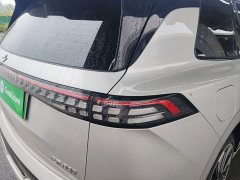 Dongfeng eπ008 210Ultra Extended Range 5-Seater - photo 7