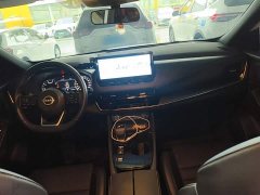 Nissan Qashqai 1.3T CVT Luxury Edition - ფოტო 9