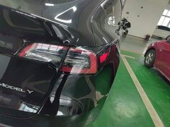 Tesla Model Y Rear-Wheel Drive - ფოტო 7