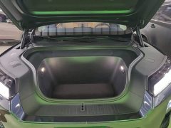 NIO ES8 Six-Seat Executive Signature Edition - ფოტო 18