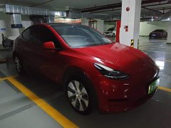 Tesla Model Y Rear-Wheel Drive - ფოტო 3